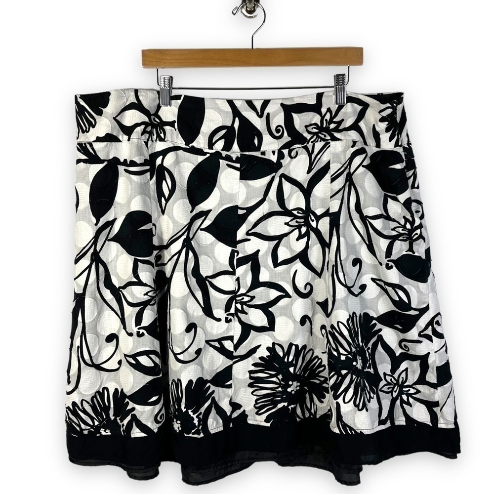 4 for $20 SALE! Lane Bryant Embroidered Mini Skirt, Black/White Floral, Size 24